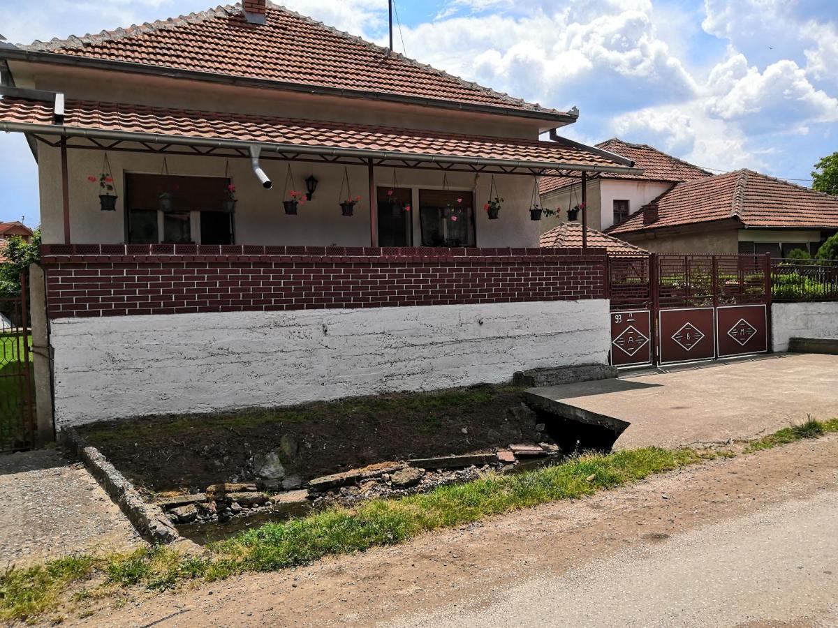 Kuca Mijalkovic Apartment ปิโรต์ ภายนอก รูปภาพ